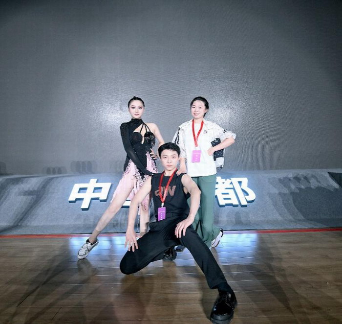 vswO_1717486815379025836.jpg 1.jpg